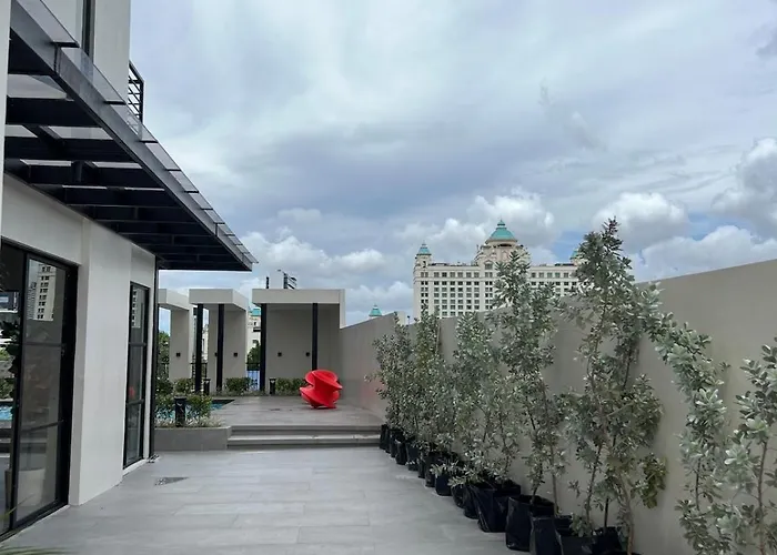 Yamiyzing At The Median It Park Cebu
